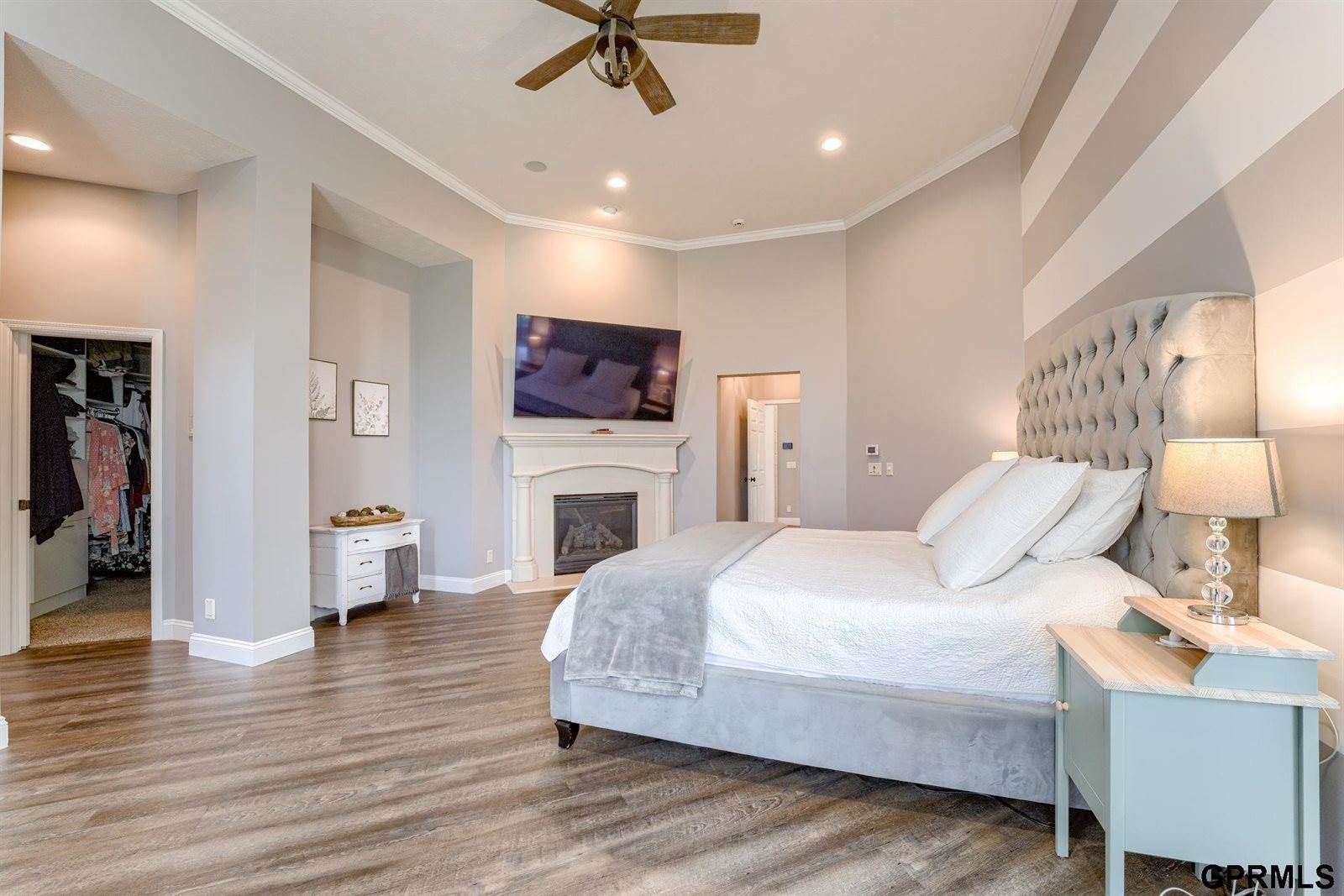 12261 Bobwhite Road, Gretna, NE 68028