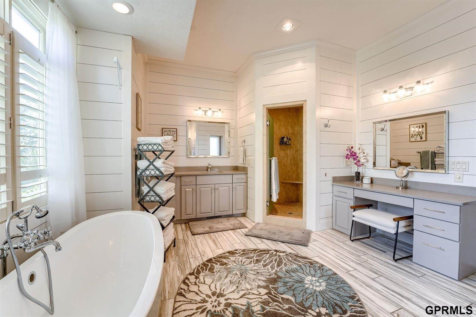 12261 Bobwhite Road, Gretna, NE 68028