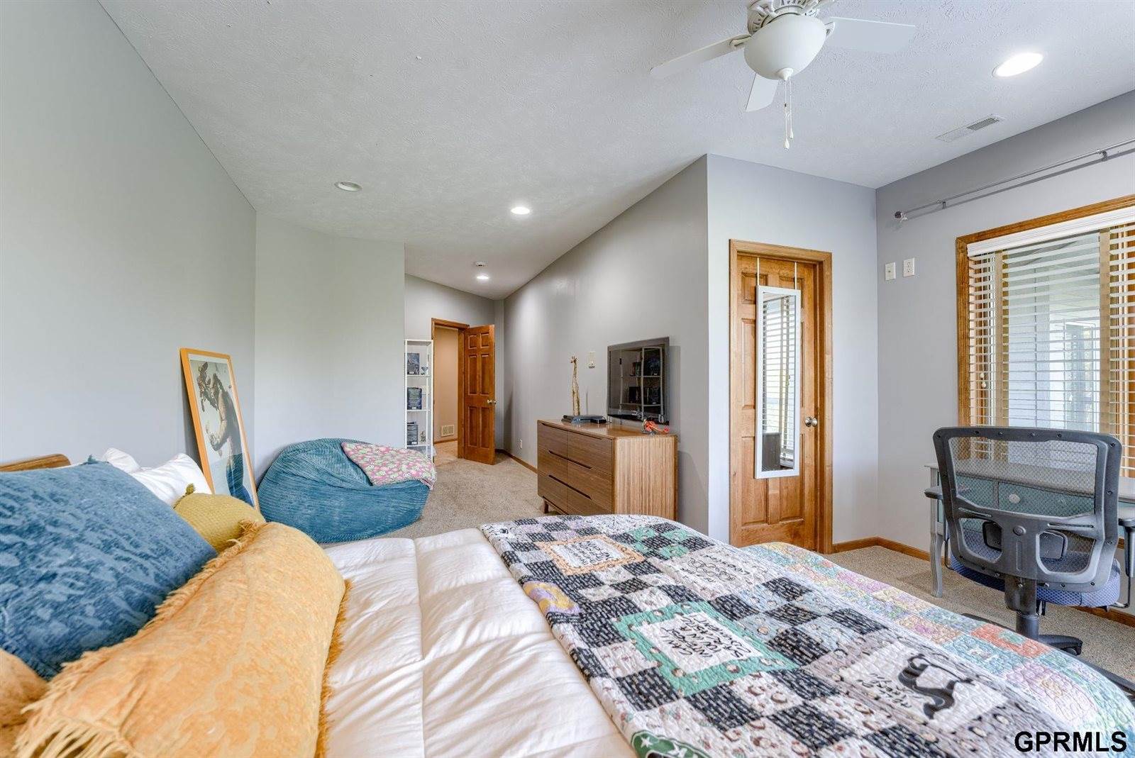 12261 Bobwhite Road, Gretna, NE 68028