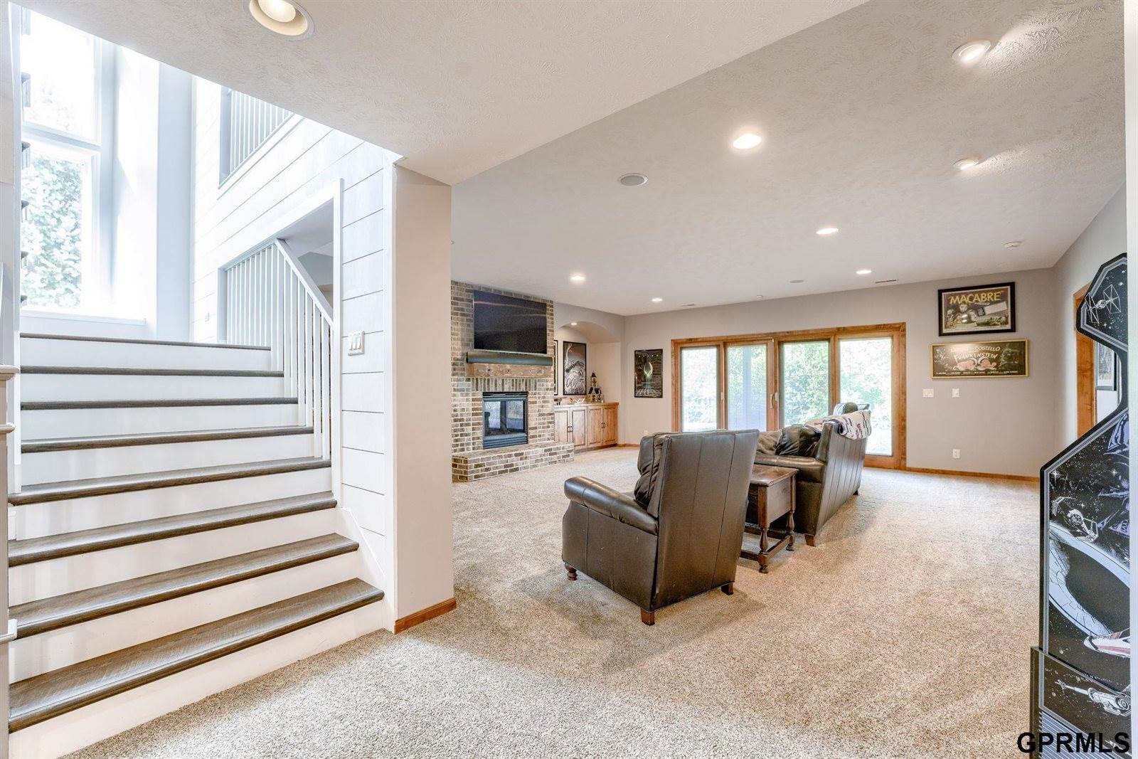 12261 Bobwhite Road, Gretna, NE 68028