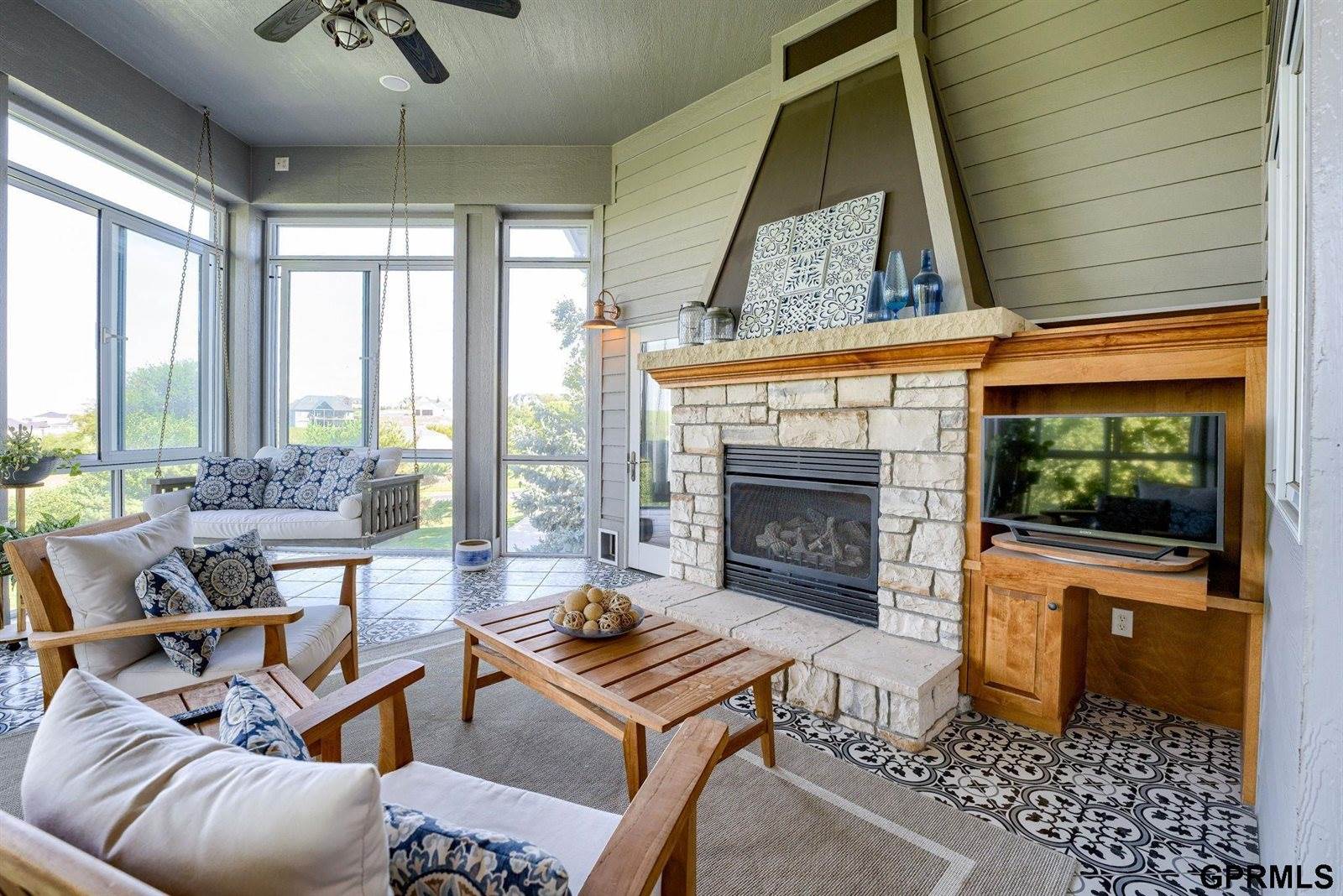 12261 Bobwhite Road, Gretna, NE 68028