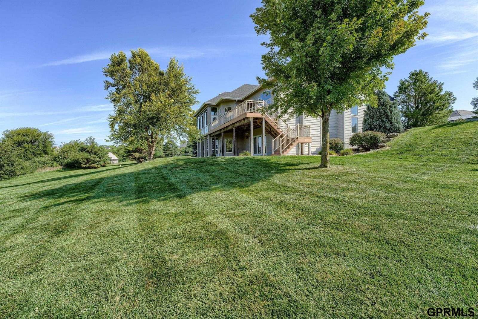 12261 Bobwhite Road, Gretna, NE 68028