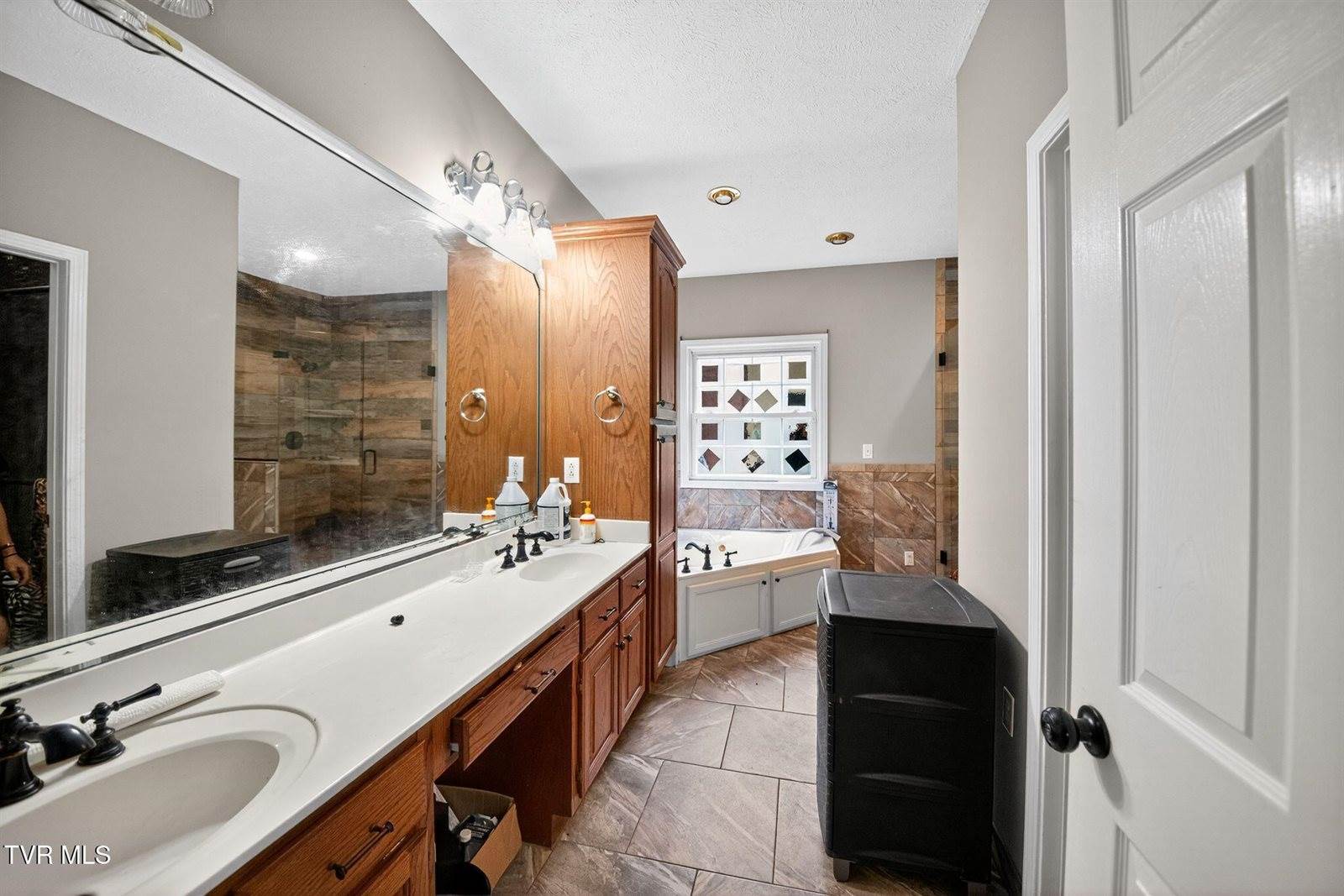 605 Shady Acres Lane, Lexington, TN 38351