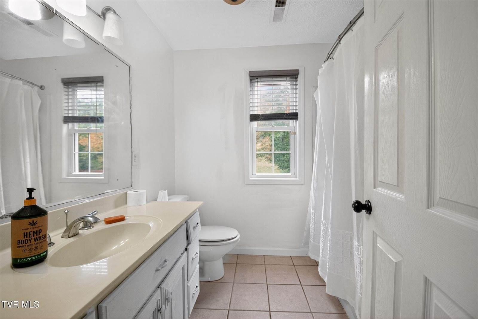 605 Shady Acres Lane, Lexington, TN 38351