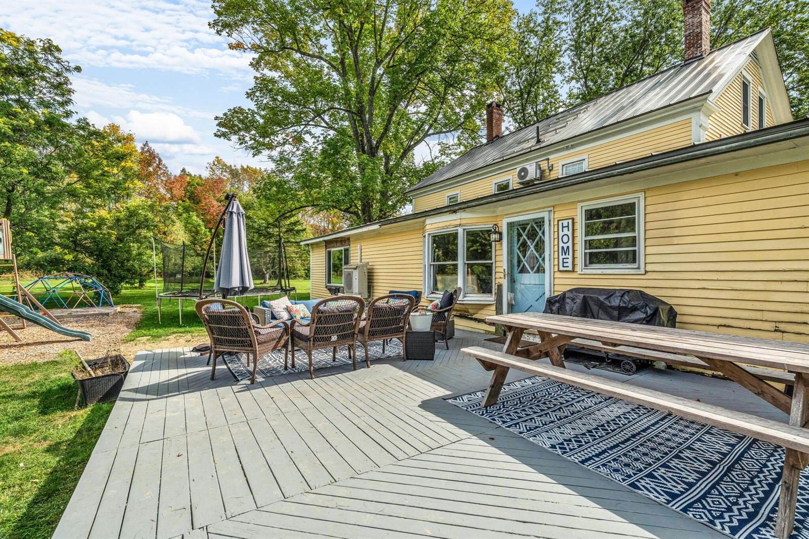 156 Old Bangor Road, Newport, ME 04953