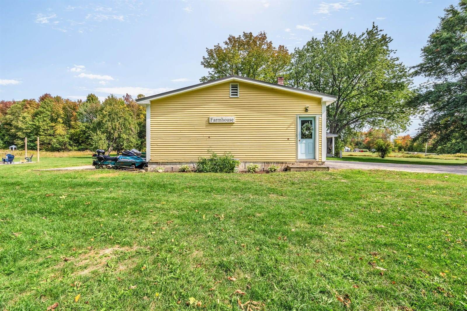 156 Old Bangor Road, Newport, ME 04953