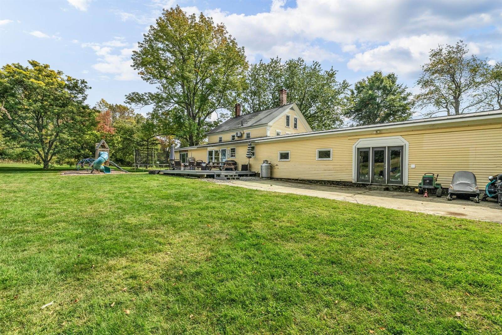 156 Old Bangor Road, Newport, ME 04953