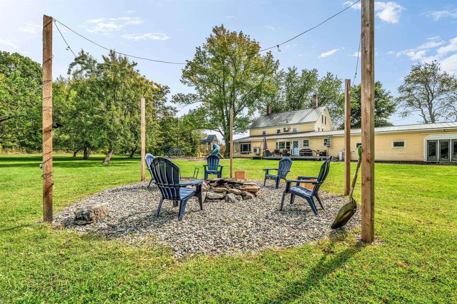 156 Old Bangor Road, Newport, ME 04953