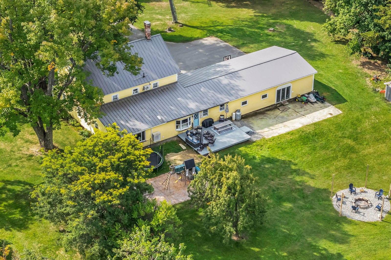 156 Old Bangor Road, Newport, ME 04953