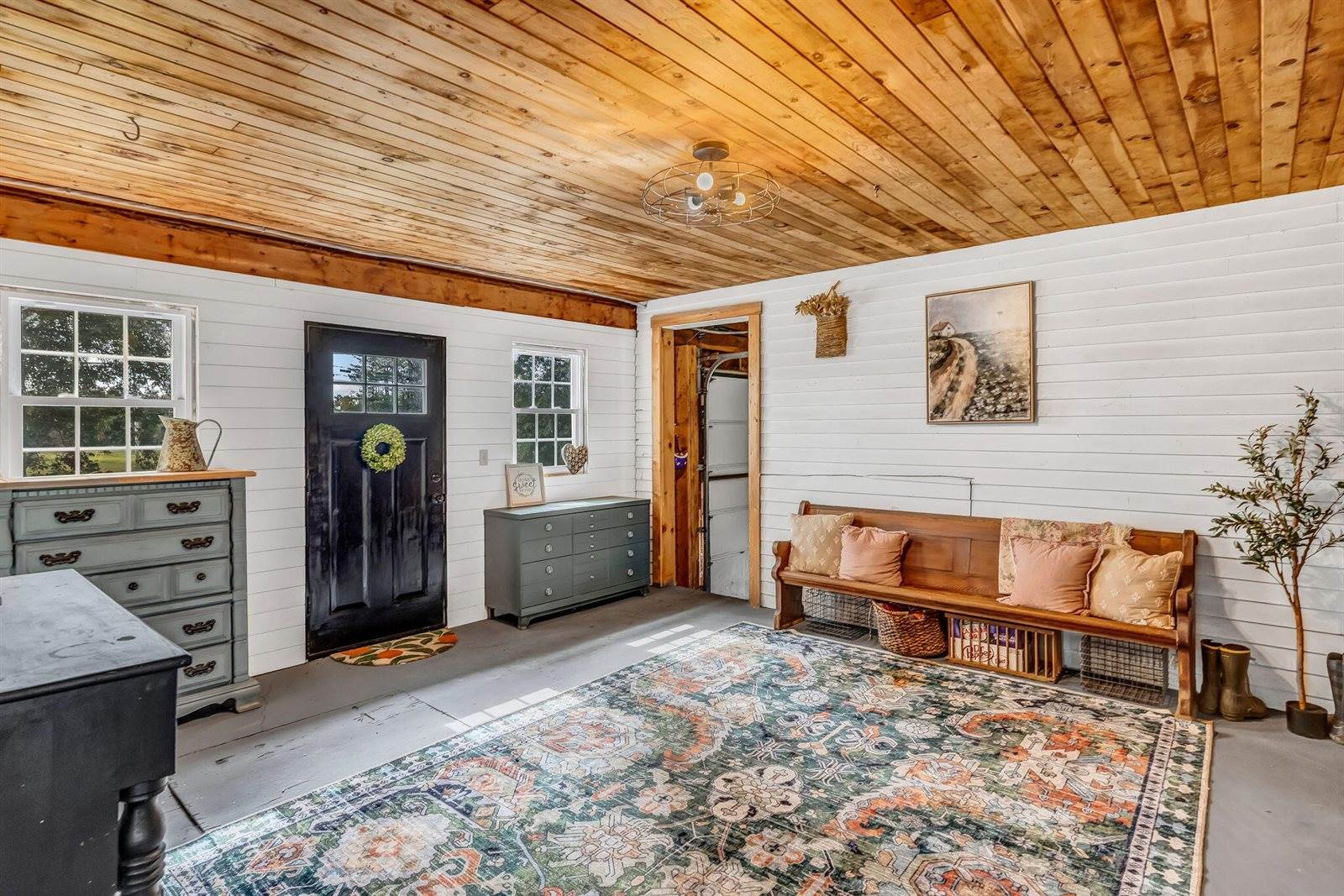 156 Old Bangor Road, Newport, ME 04953