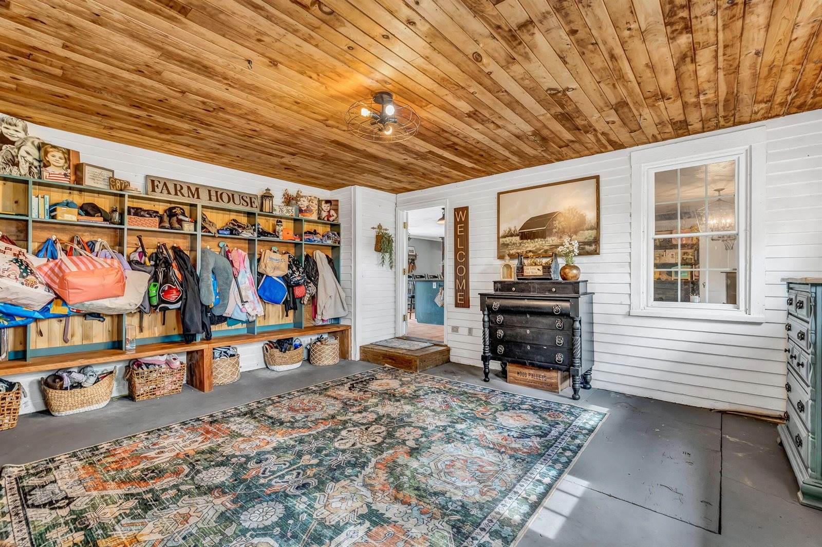 156 Old Bangor Road, Newport, ME 04953