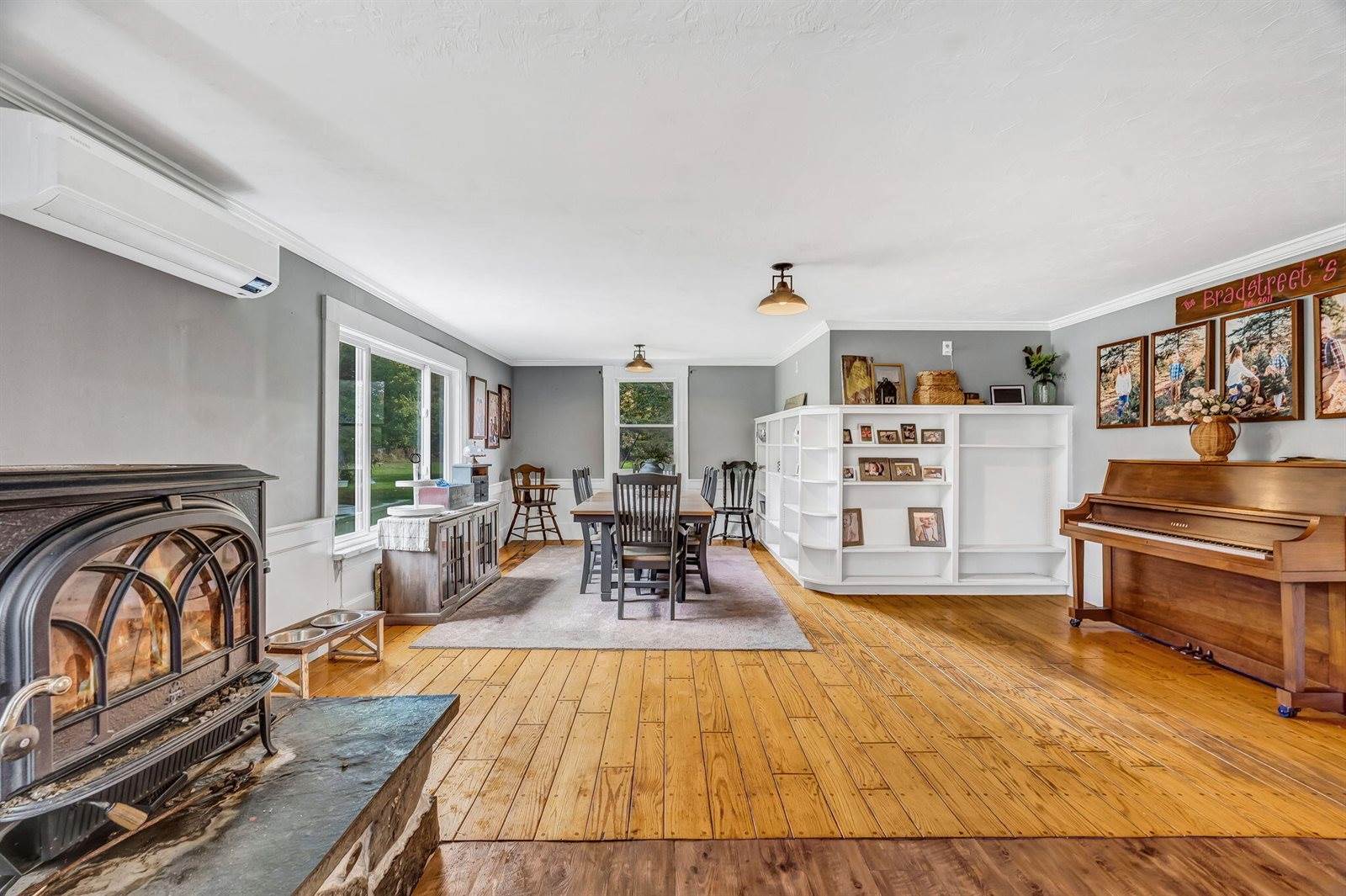 156 Old Bangor Road, Newport, ME 04953