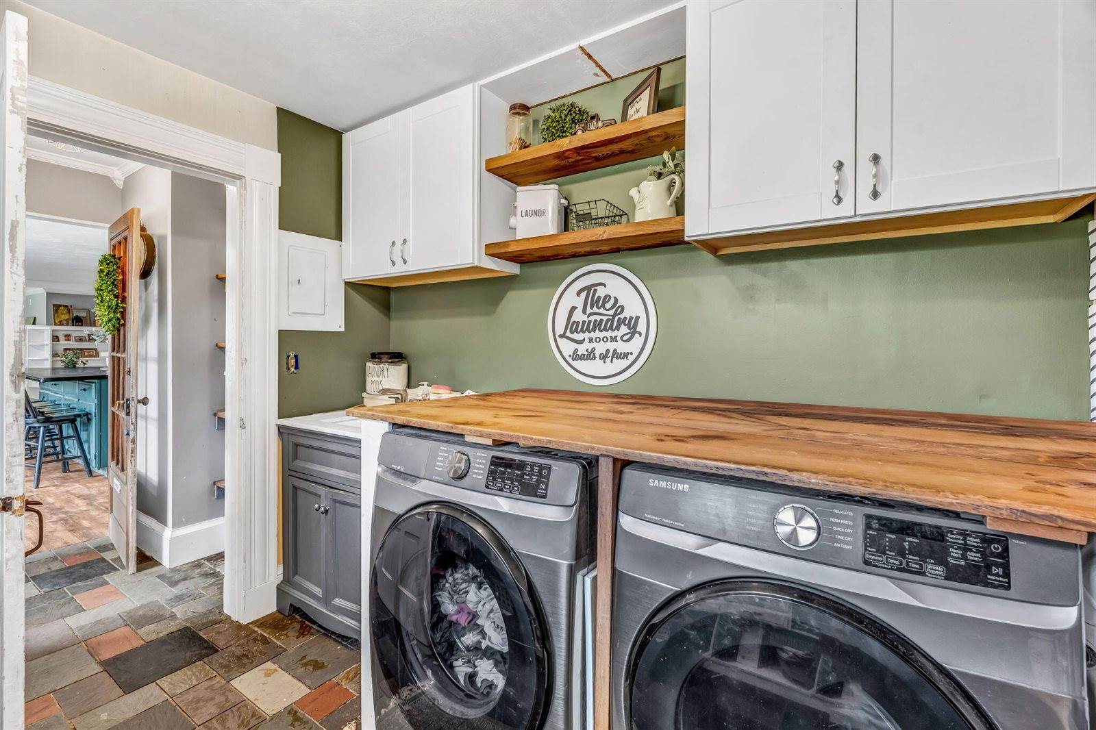 156 Old Bangor Road, Newport, ME 04953