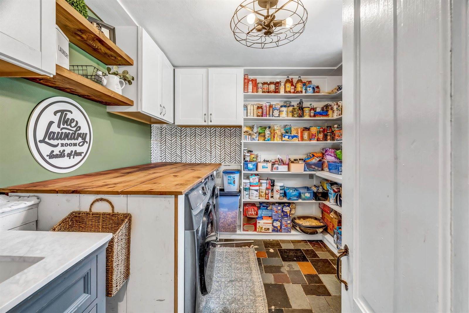 156 Old Bangor Road, Newport, ME 04953