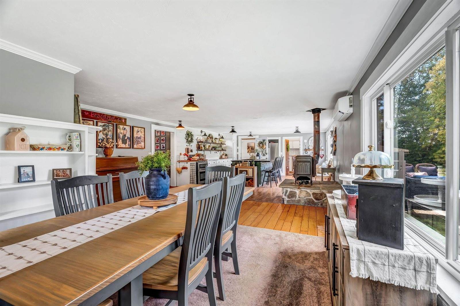 156 Old Bangor Road, Newport, ME 04953