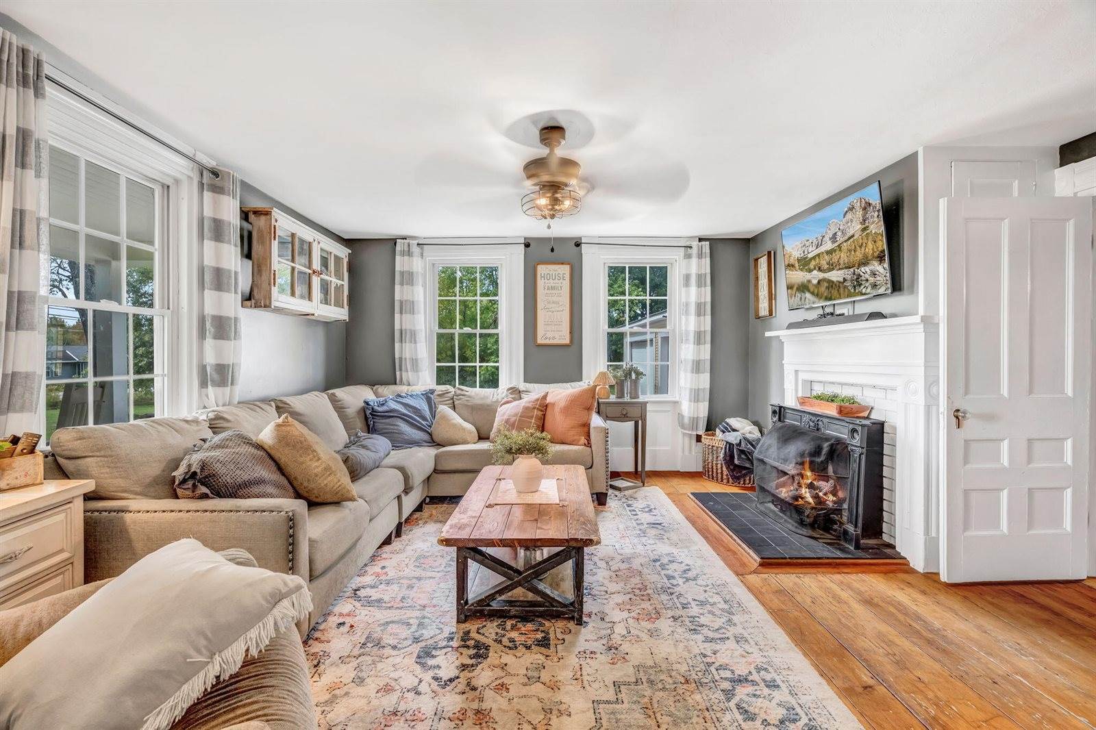 156 Old Bangor Road, Newport, ME 04953