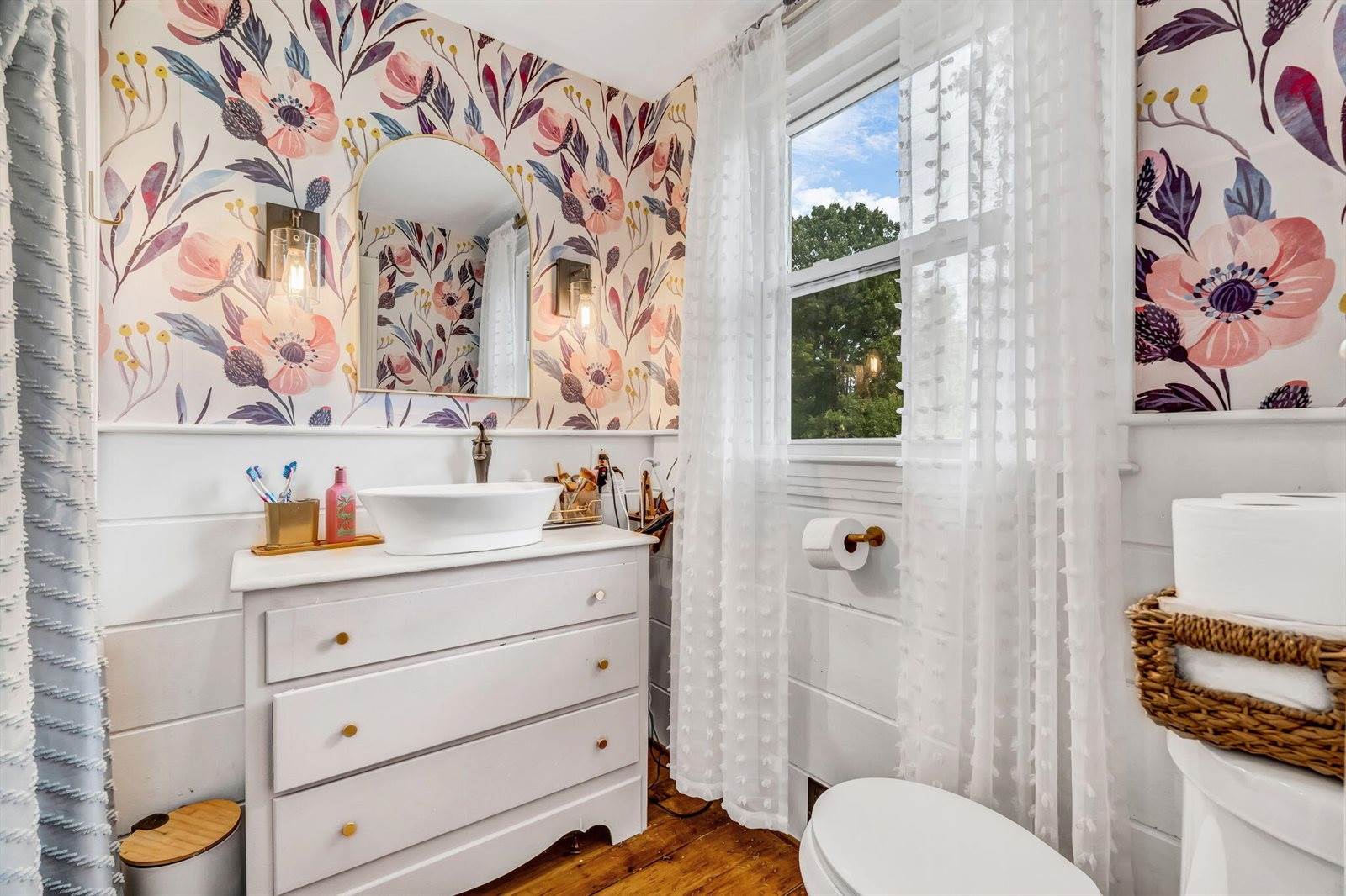 156 Old Bangor Road, Newport, ME 04953