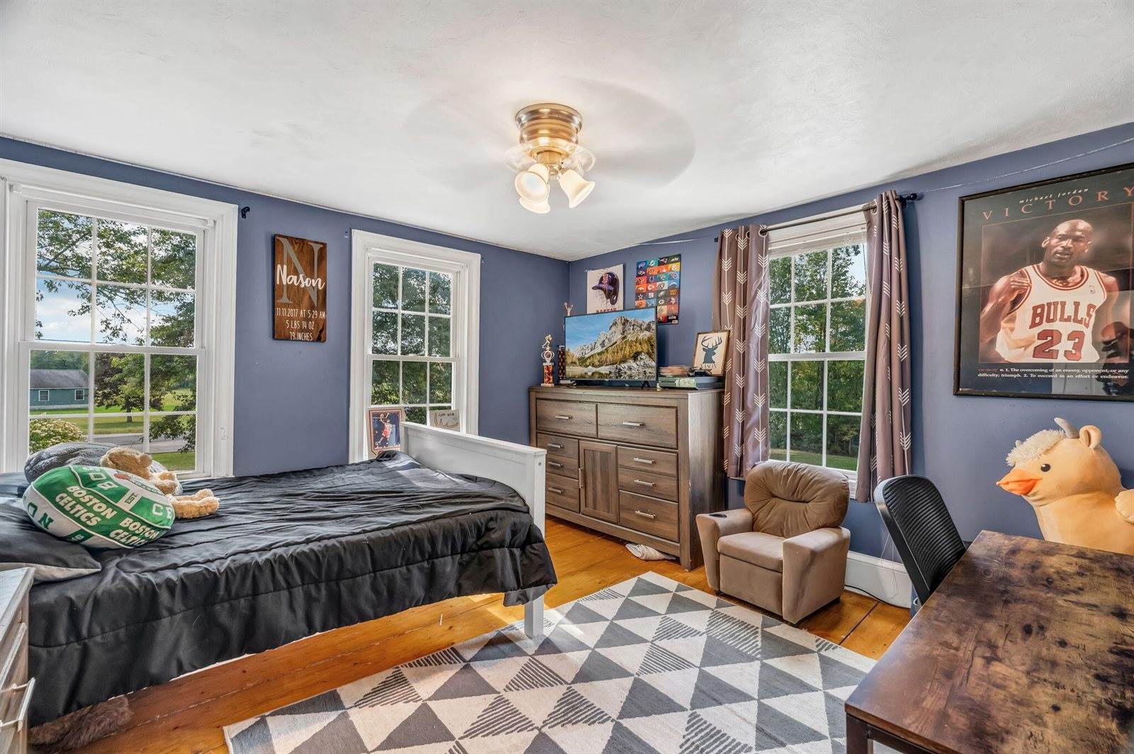 156 Old Bangor Road, Newport, ME 04953