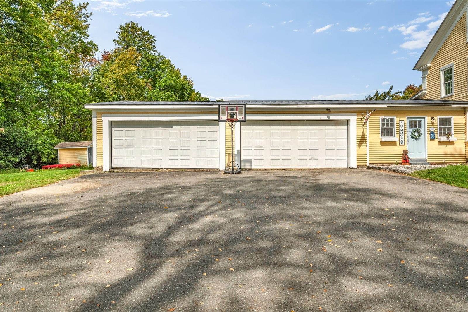 156 Old Bangor Road, Newport, ME 04953