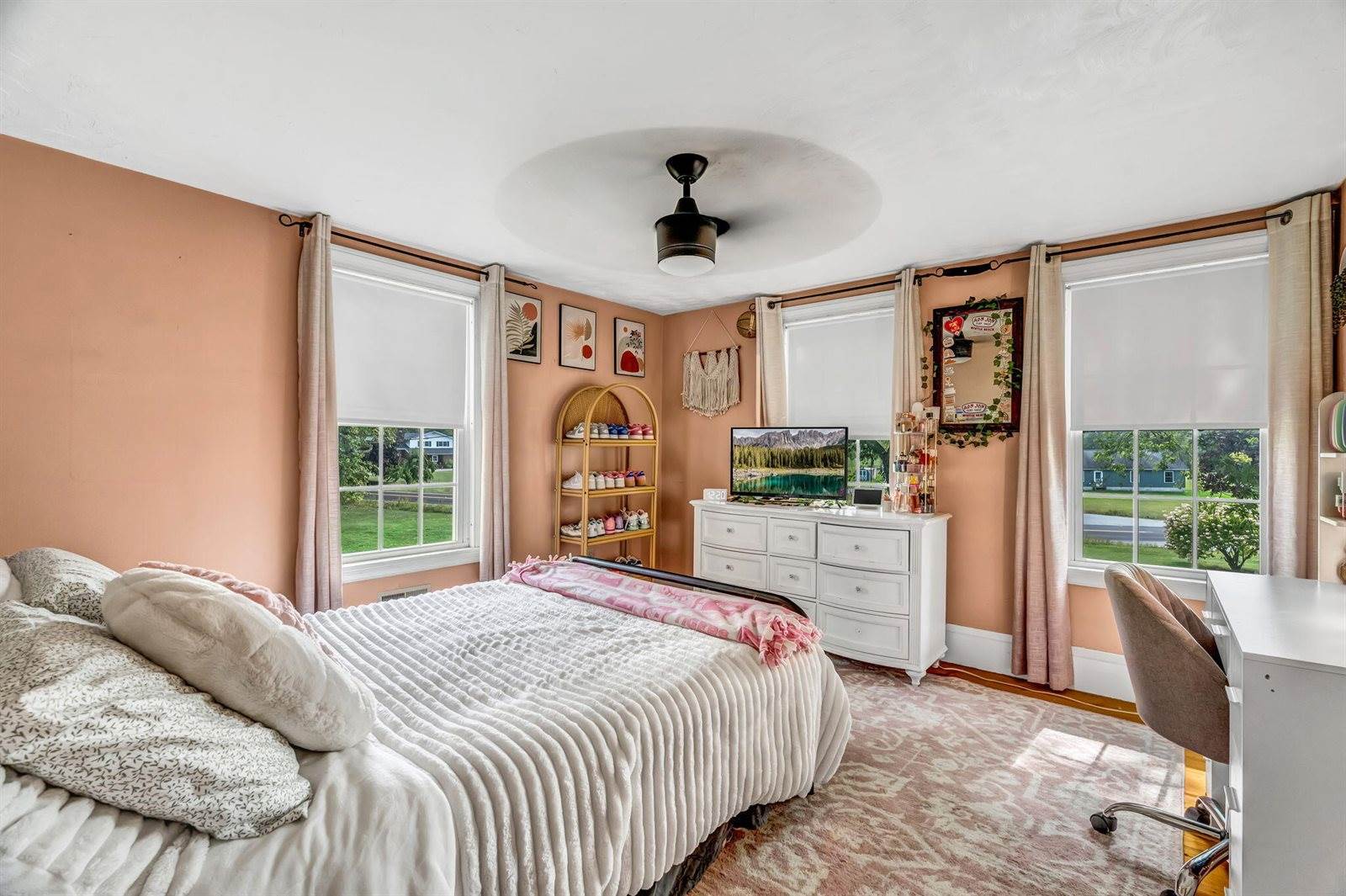 156 Old Bangor Road, Newport, ME 04953