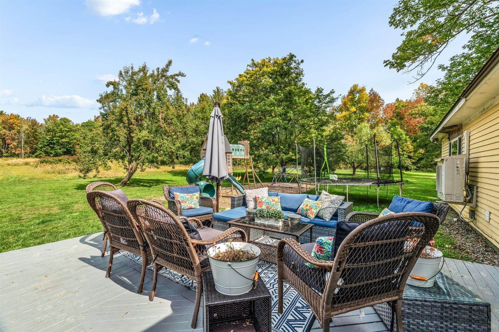 156 Old Bangor Road, Newport, ME 04953