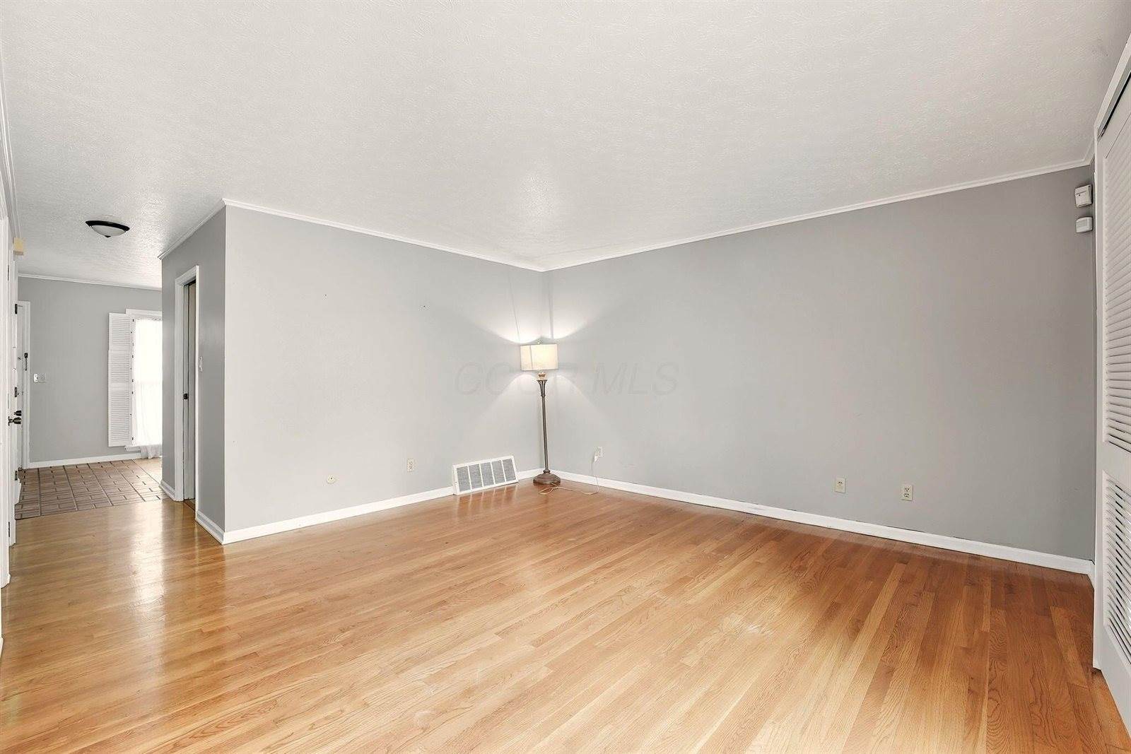 5366 Yorkshire Village Lane, Columbus, OH 43232