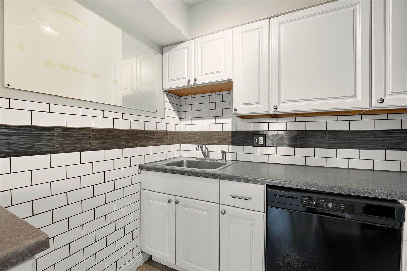 5366 Yorkshire Village Lane, Columbus, OH 43232