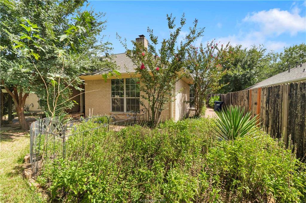 709 Aster Drive, College Station, TX 77845