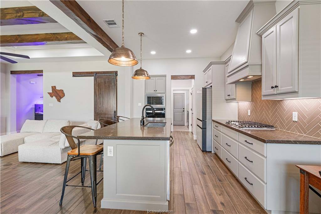 3033 Teller Drive, Bryan, TX 77808