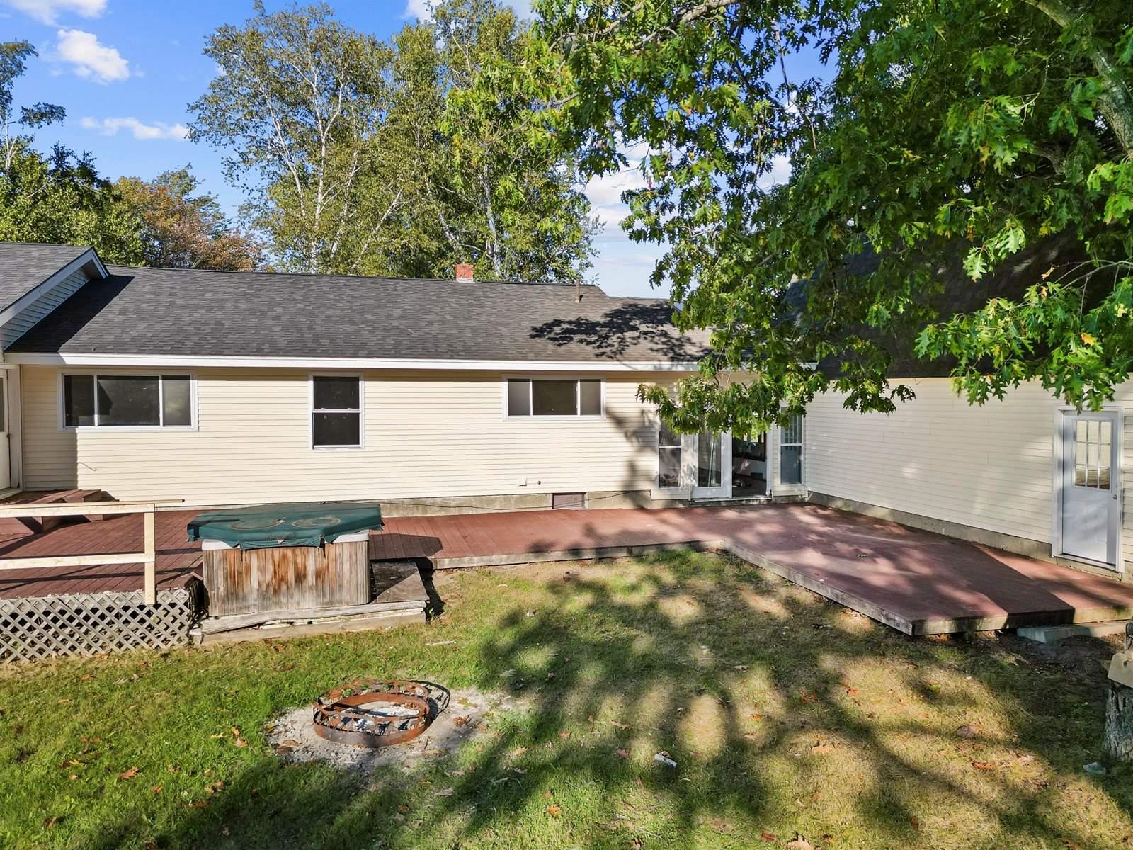 29 Thompson Road, Veazie, ME 04401