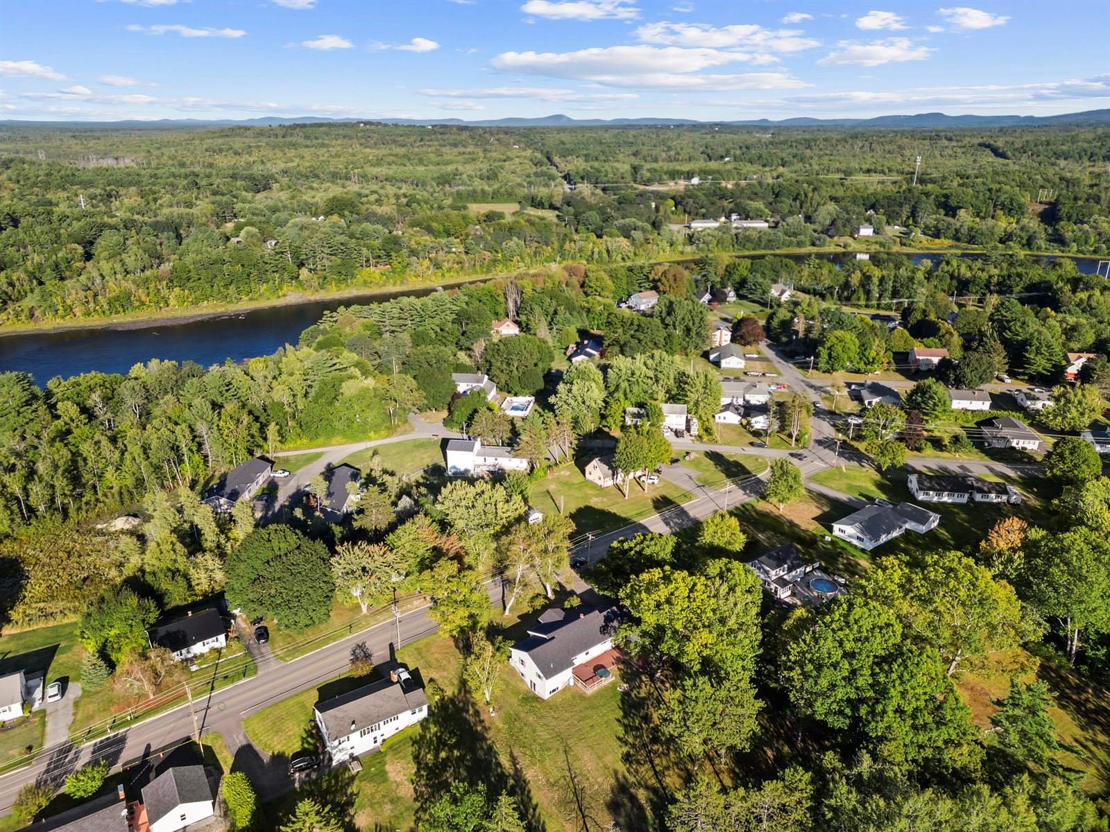 29 Thompson Road, Veazie, ME 04401