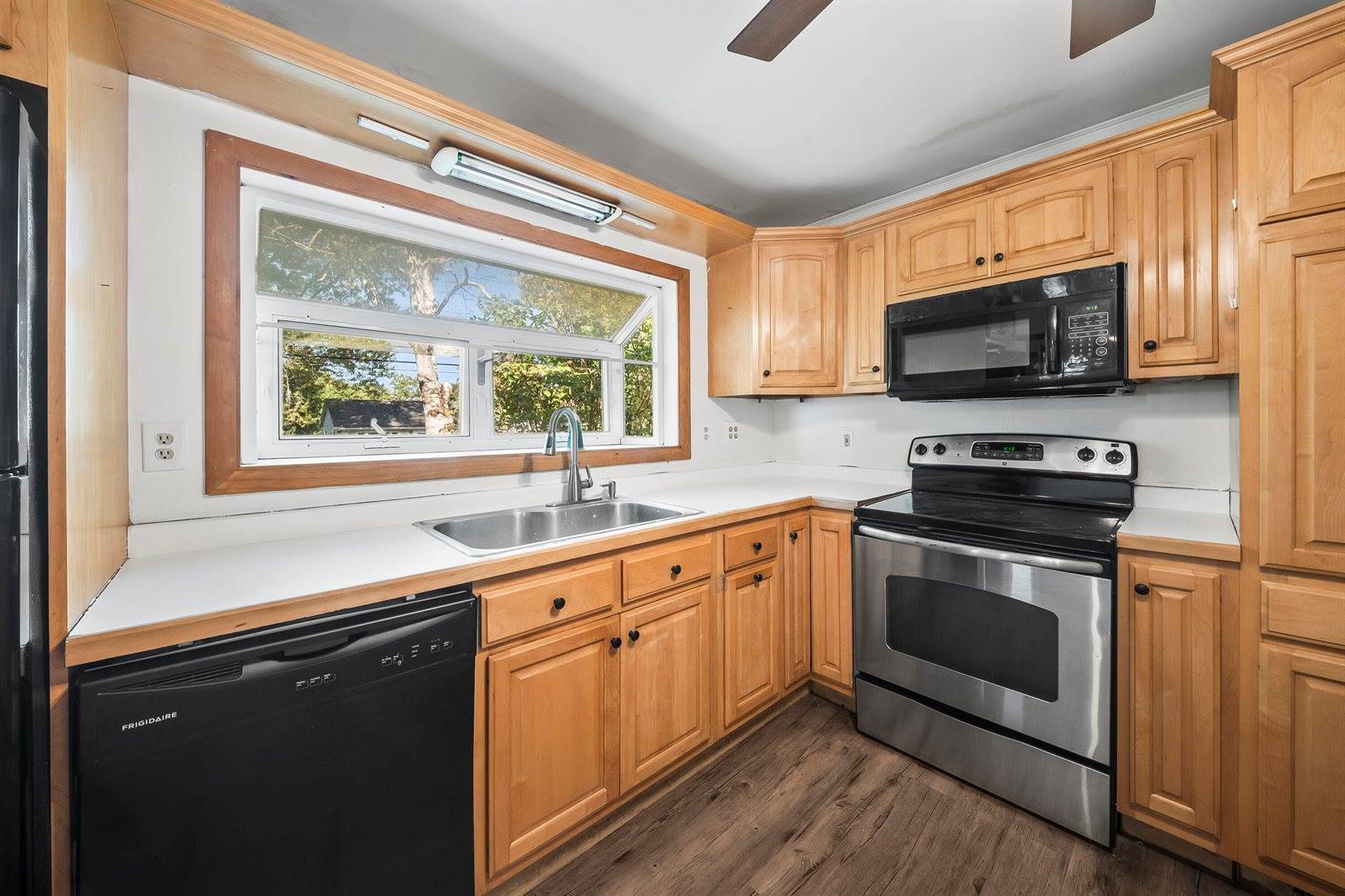 29 Thompson Road, Veazie, ME 04401