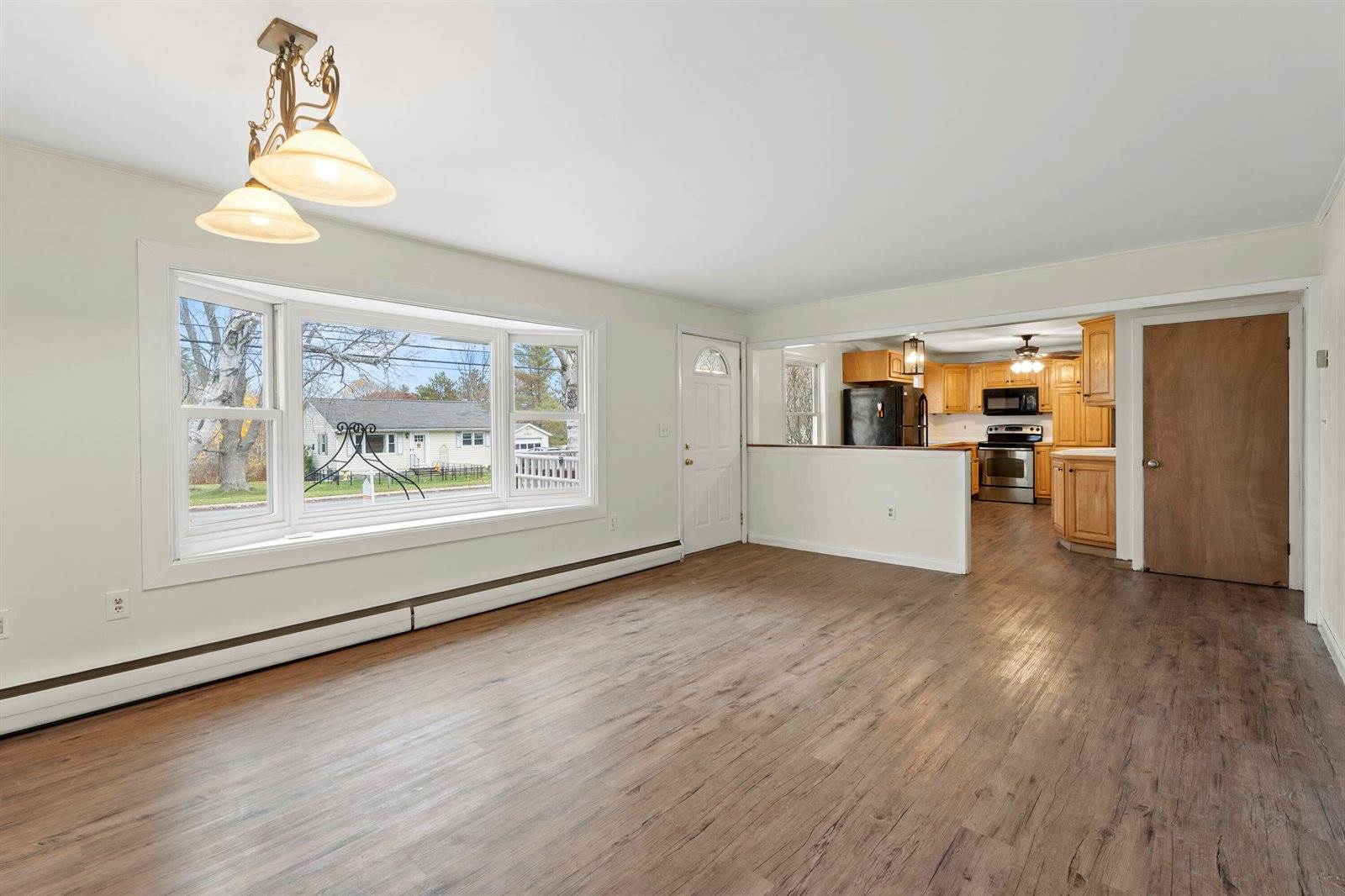 29 Thompson Road, Veazie, ME 04401