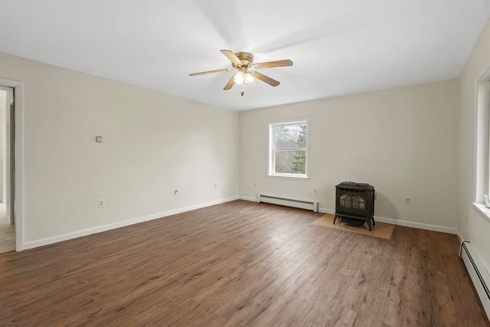 29 Thompson Road, Veazie, ME 04401