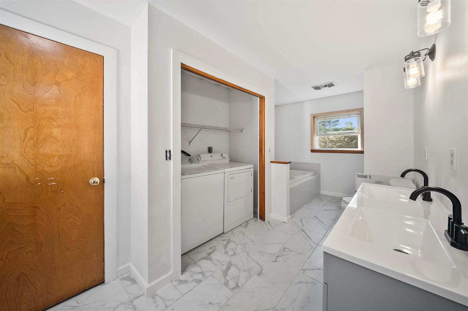 29 Thompson Road, Veazie, ME 04401