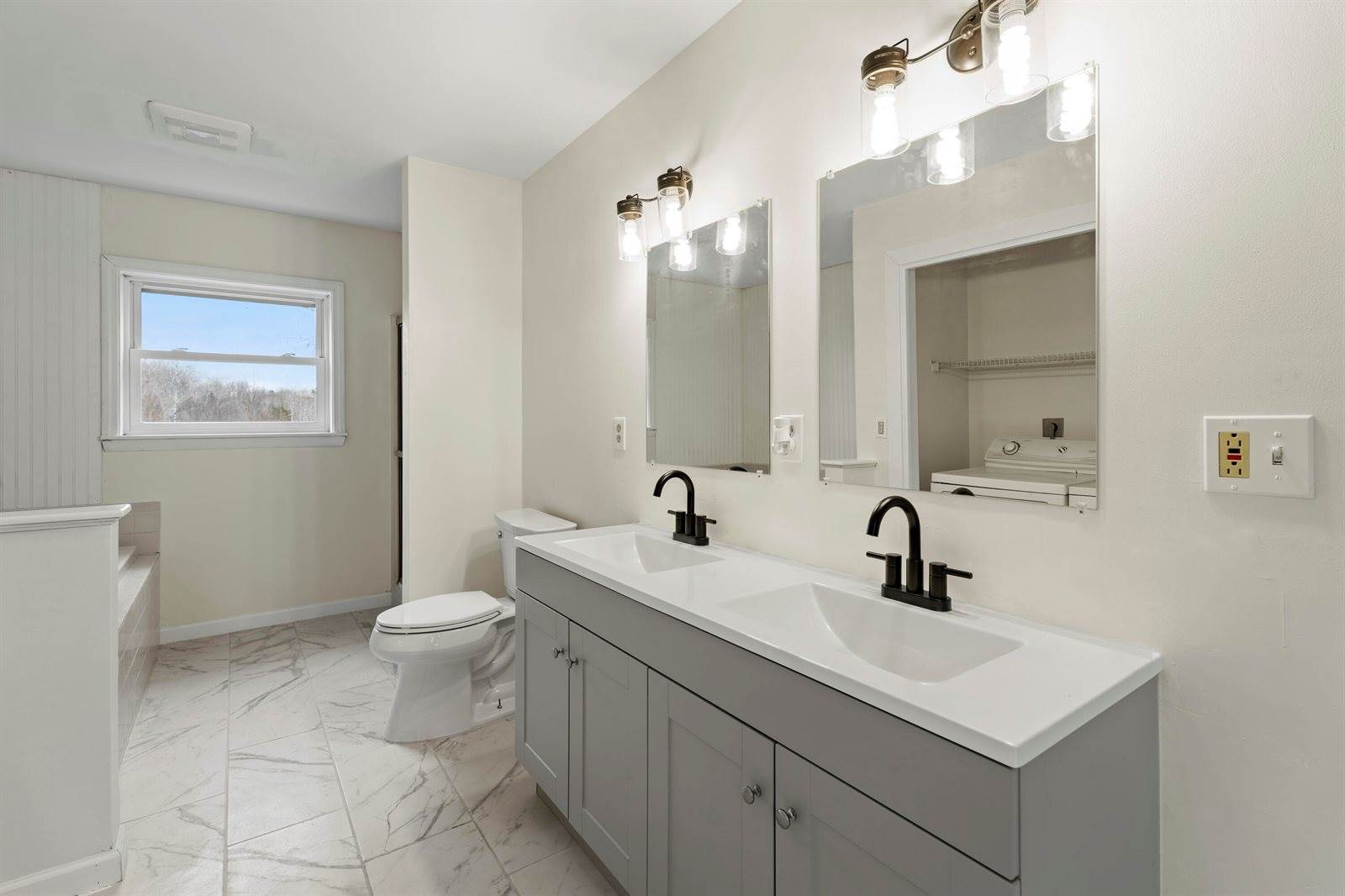 29 Thompson Road, Veazie, ME 04401