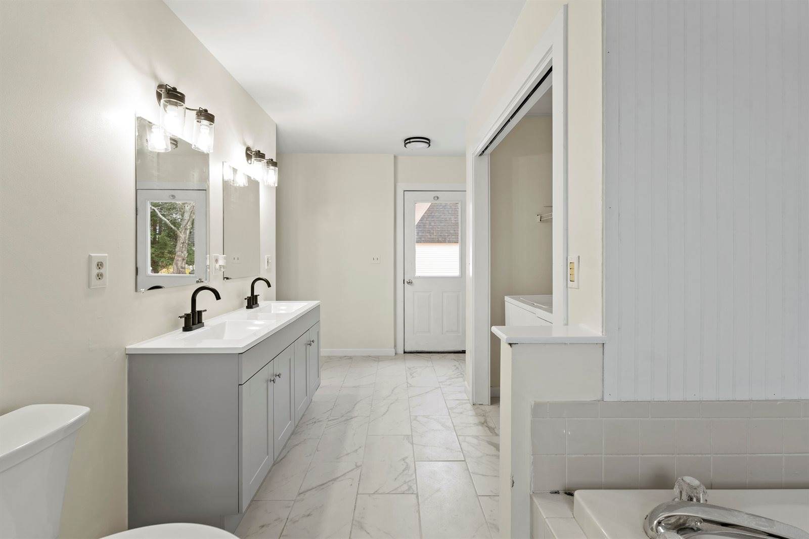 29 Thompson Road, Veazie, ME 04401