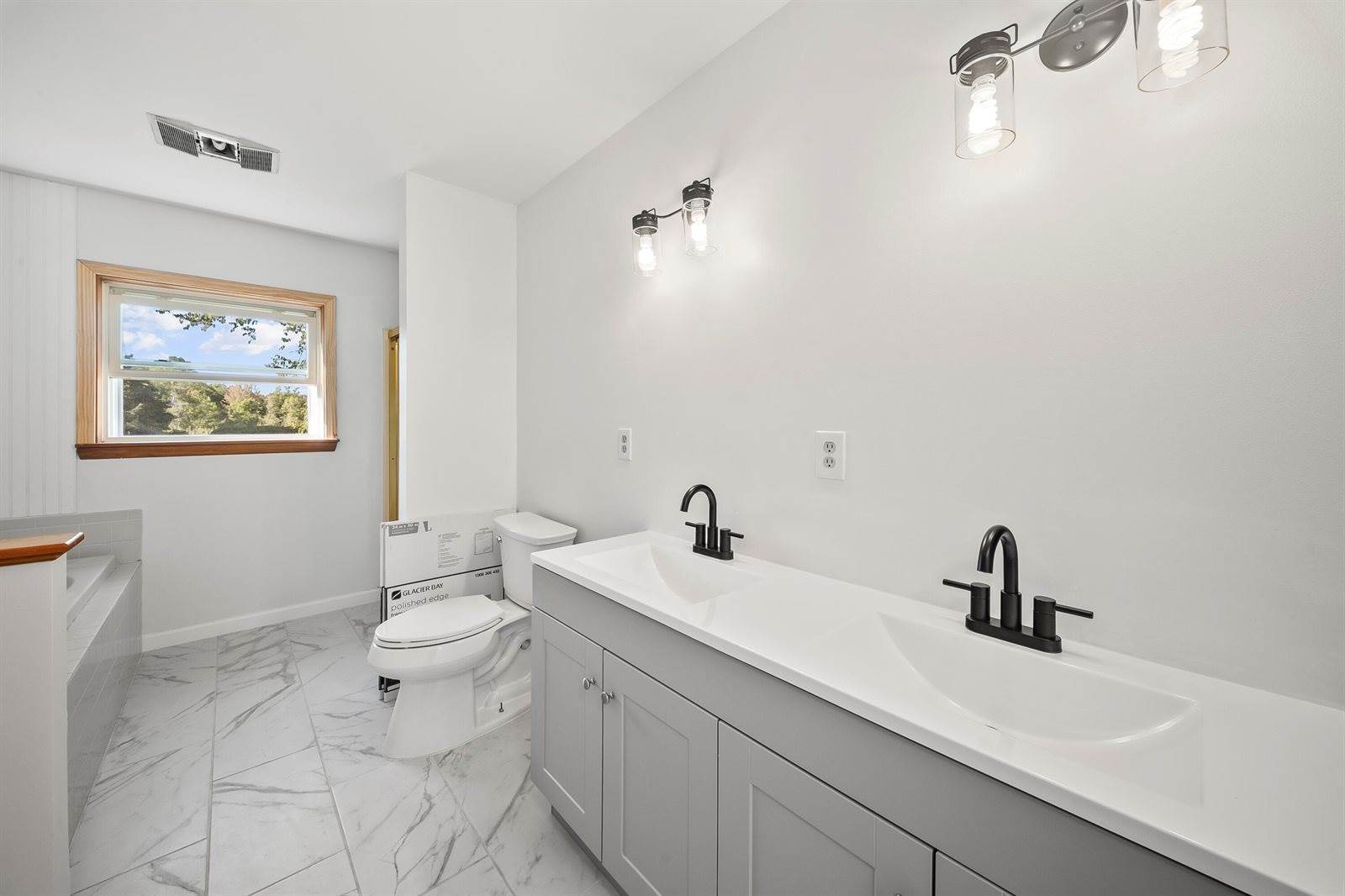 29 Thompson Road, Veazie, ME 04401