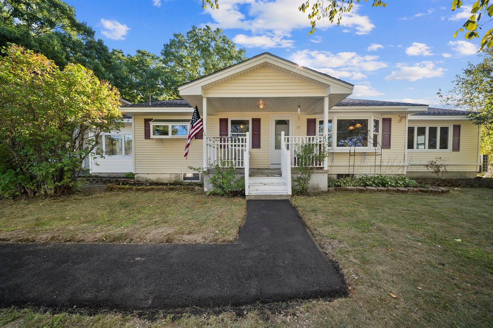 29 Thompson Road, Veazie, ME 04401