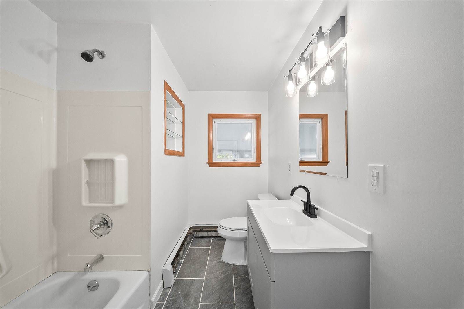 29 Thompson Road, Veazie, ME 04401