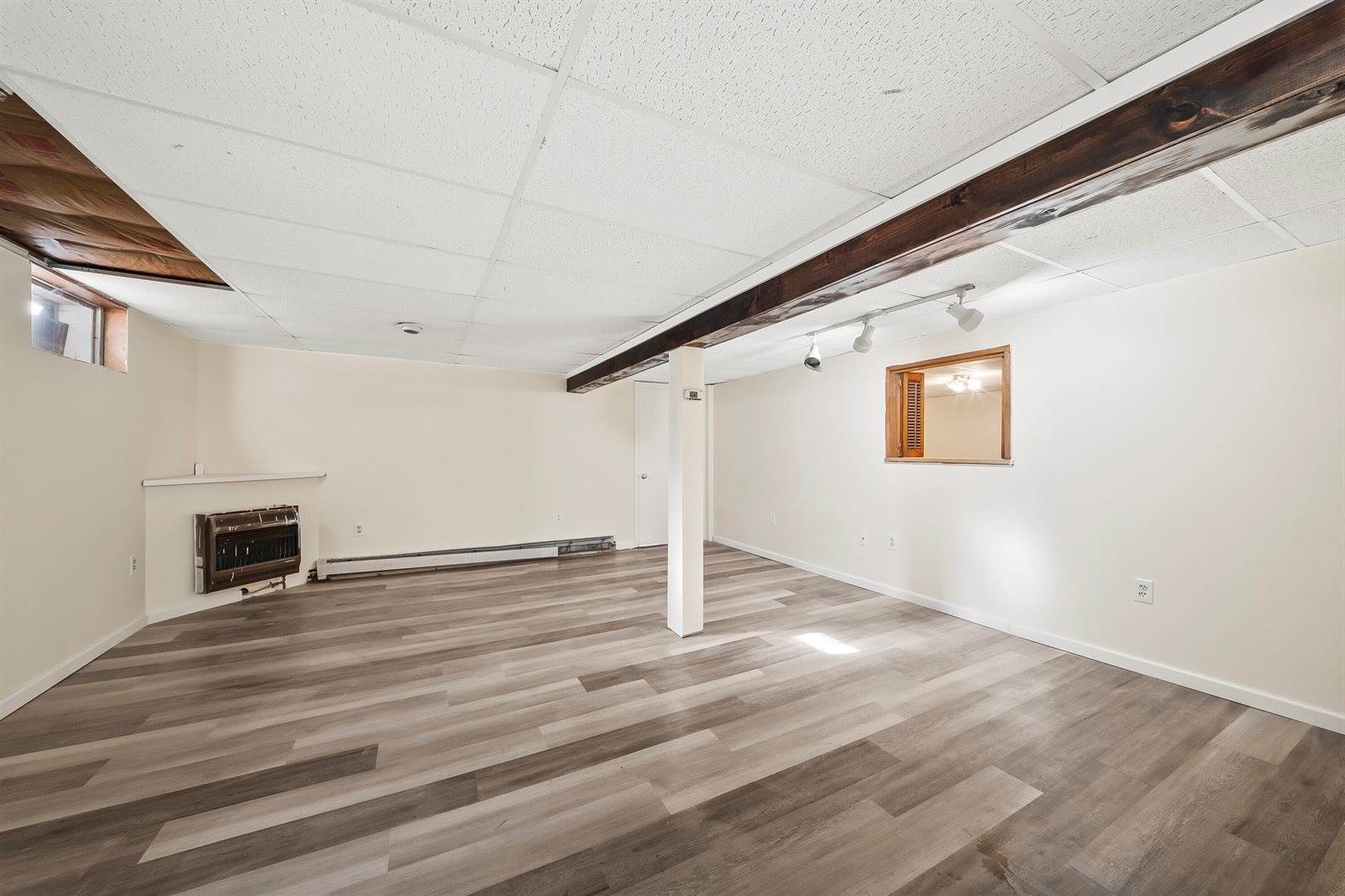 29 Thompson Road, Veazie, ME 04401