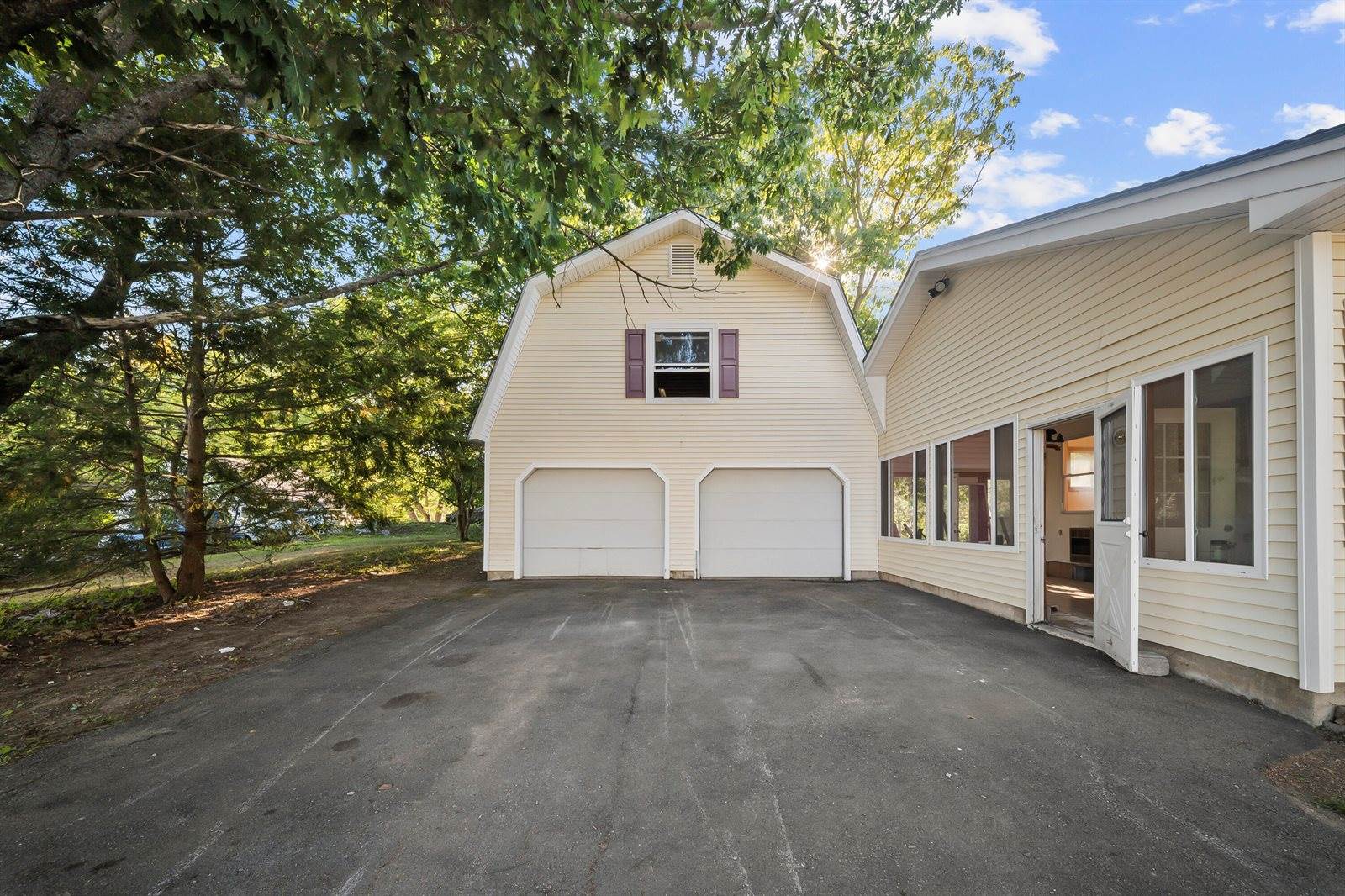 29 Thompson Road, Veazie, ME 04401