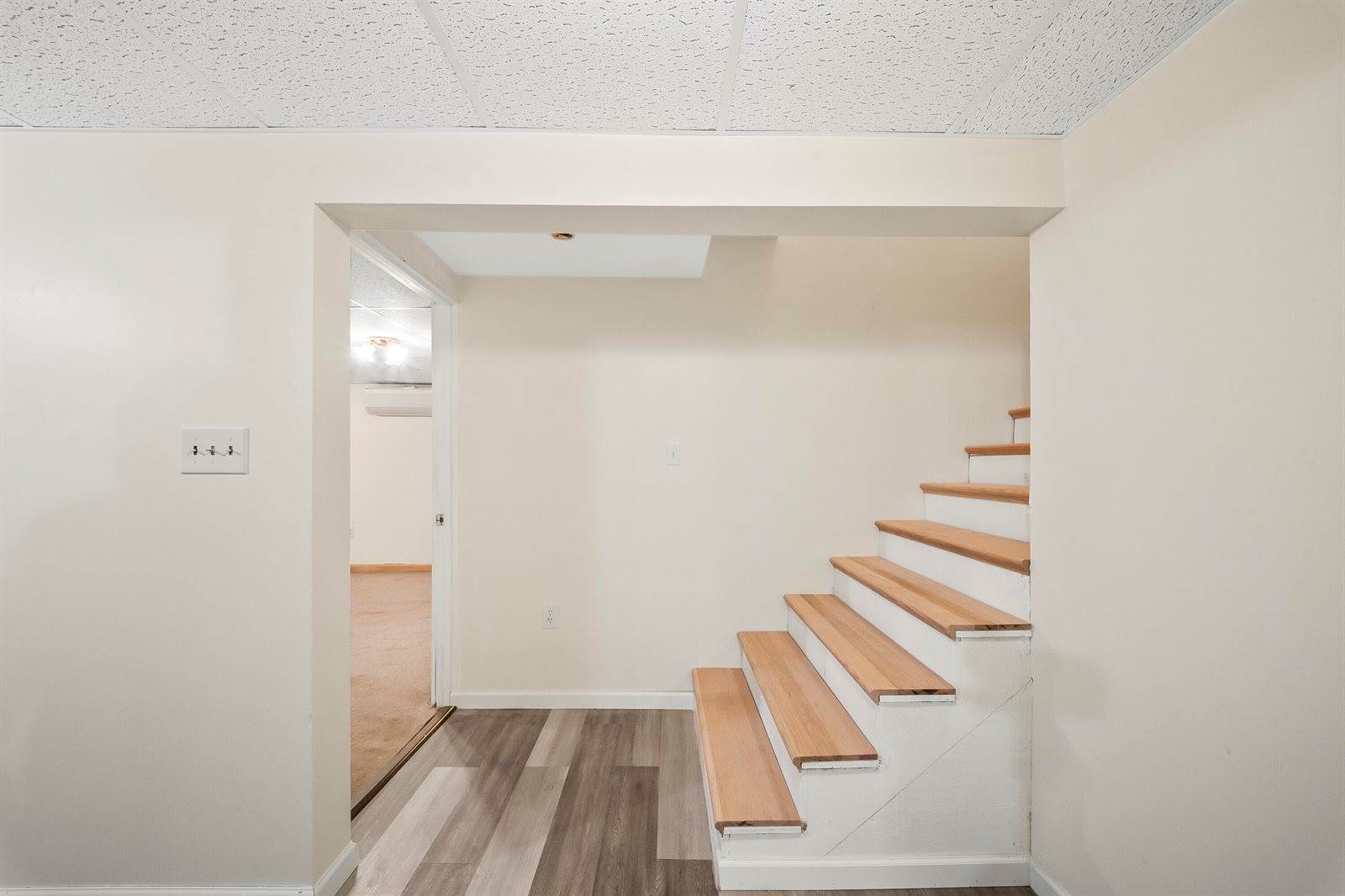 29 Thompson Road, Veazie, ME 04401