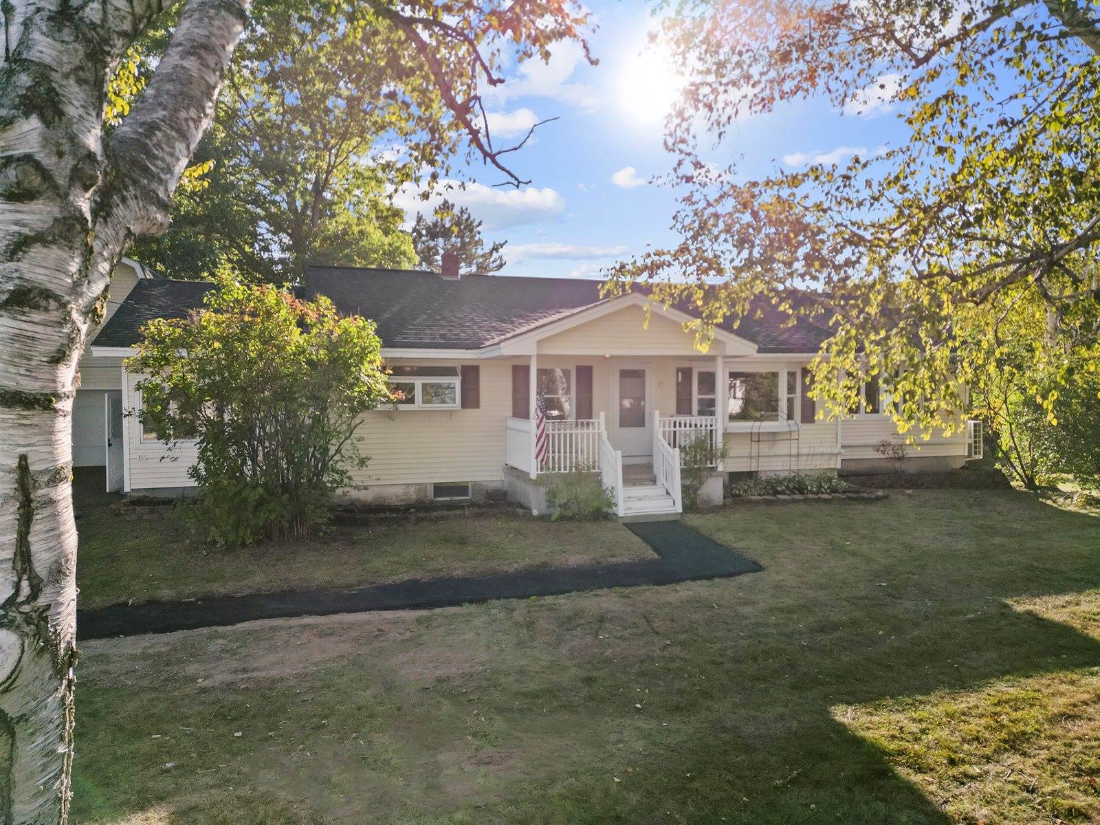 29 Thompson Road, Veazie, ME 04401