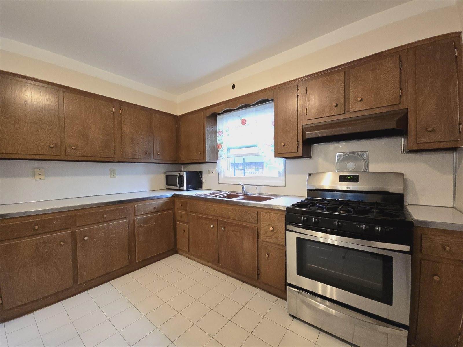 1000 Avenue C, Bayonne, NJ 07002