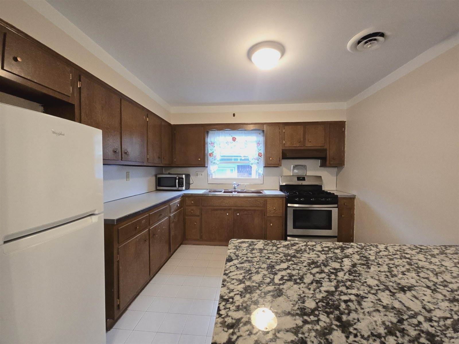 1000 Avenue C, Bayonne, NJ 07002