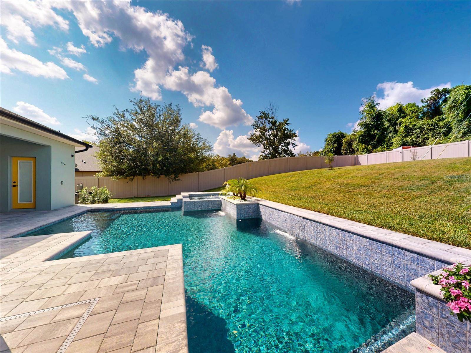 253 Glen Abbey Lane, Debary, FL 32713