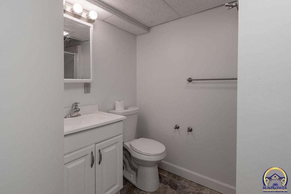 1512 SW 29th TER, Topeka, KS 66611