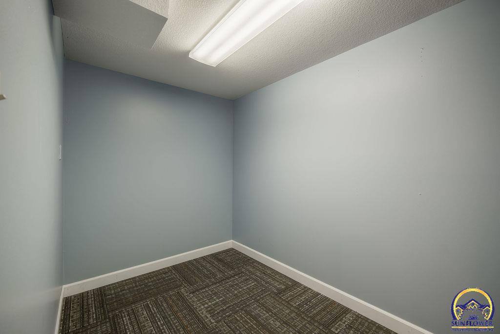 1512 SW 29th TER, Topeka, KS 66611