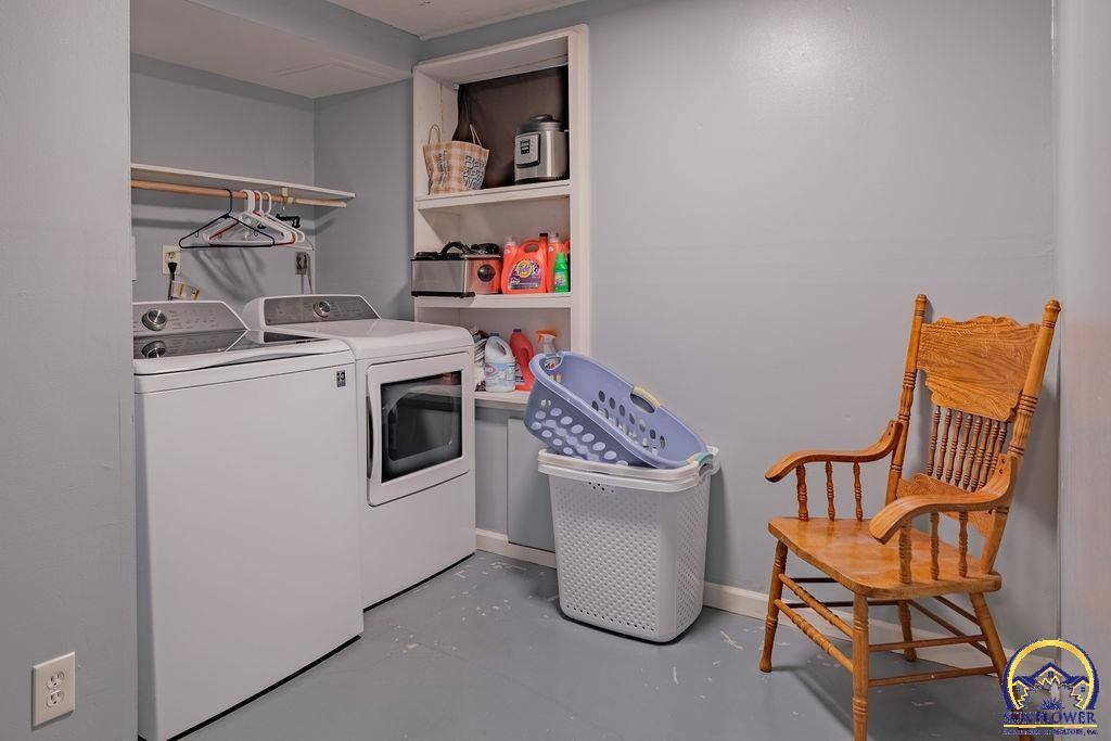 2337 SE Adams St, Topeka, KS 66605